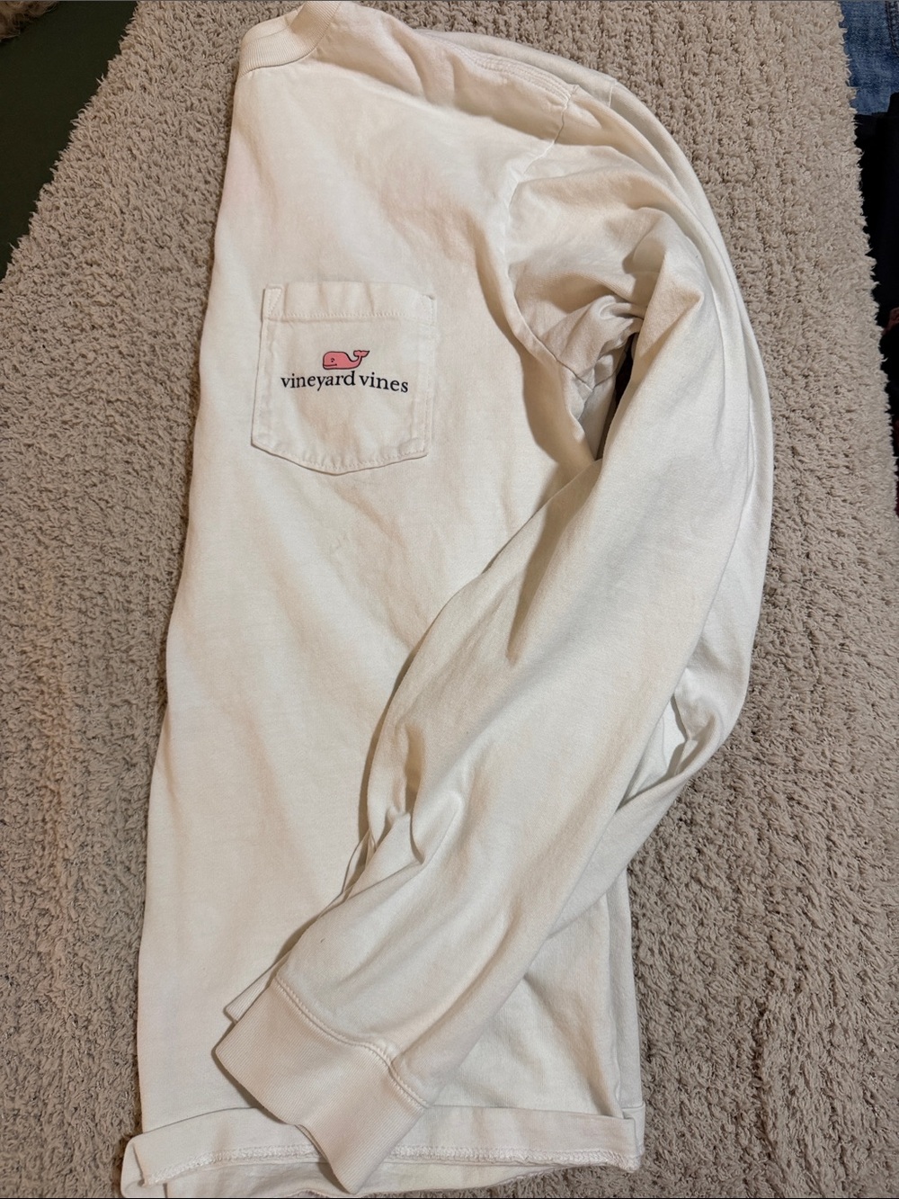 Vineyard Vines Men's Crewneck Pocket Tee in Cream with Pink Whale